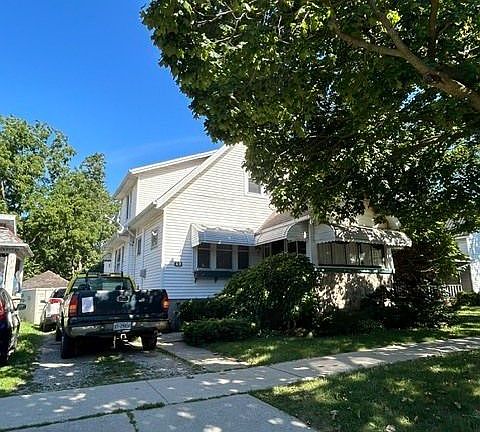3rd image of 49 Talbot St E