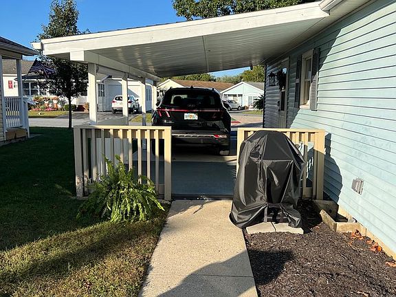 4th image of 33 Westview Ter