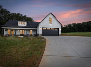 631 Hauser Rd, Pinnacle, NC 27043