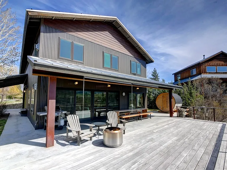 Twin Lakes Dr — Photo 16
