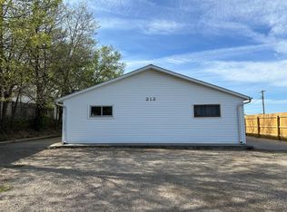 212 E 14th St APT 1, Concordia, KS 66901
