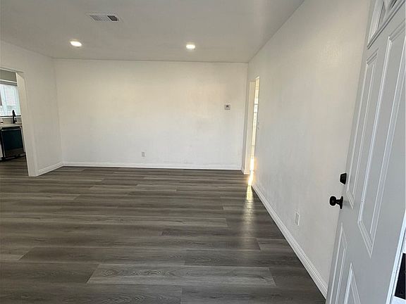 4th image of 7248 Kensington Ct