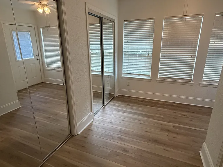 2720 Avenue M — Photo 8