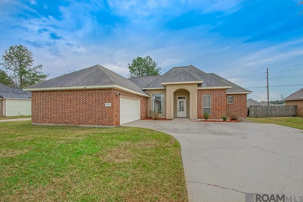 4 bed, 2030 sqft, $1,950 — Photo 1
