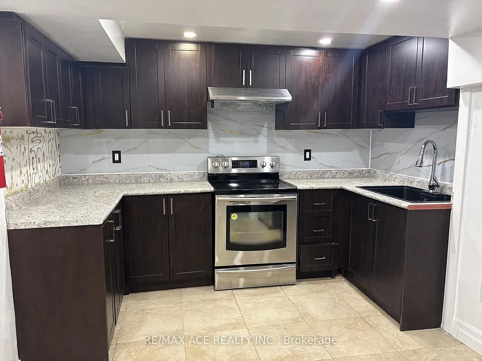 83 Lamay Cres #BASEMENT