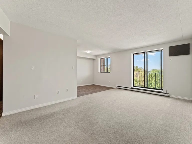 3576 Peter St — Photo 16