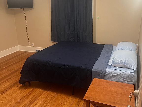 3rd image of 2423 Bever Ave SE