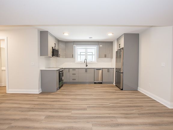 5th image of 44 Hatter Ave