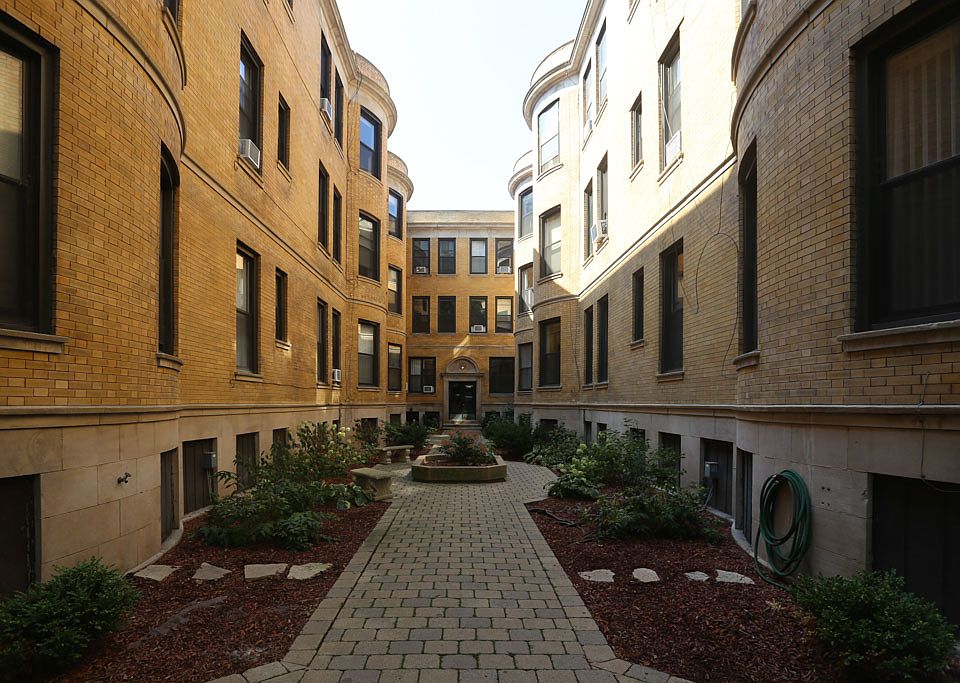 1st image of 1220 N Dearborn St APT 1B
