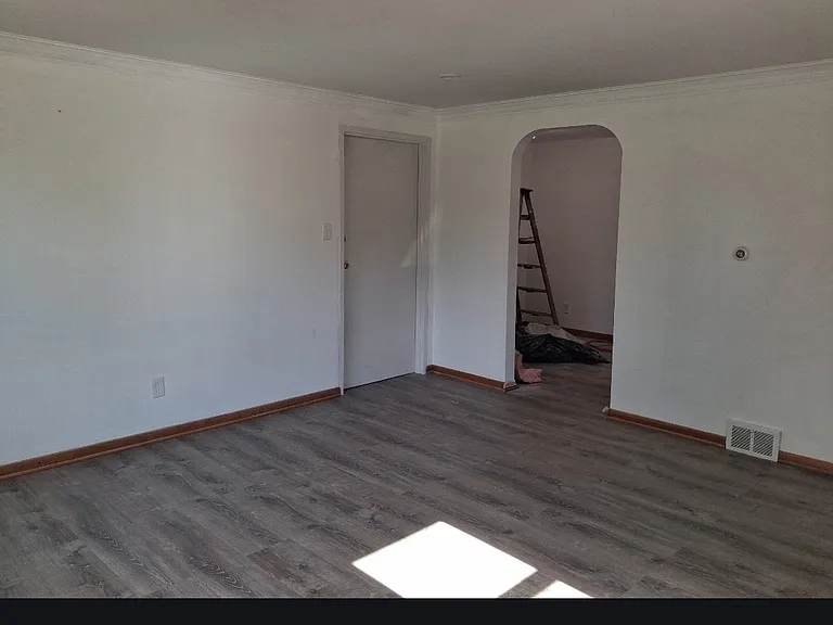 30 Stoneleigh Ave — Photo 4