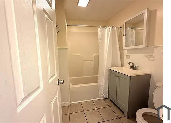 4 bed, 1000 sqft, $3,600 — Photo 4