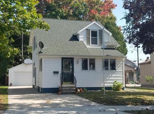 509 S 26th St, Manitowoc, WI 54220