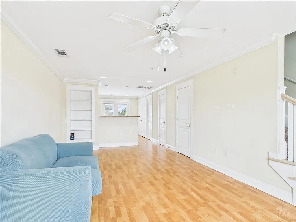 2 bed, 2.5 bath, 1052 sqft, $1,100 — Photo 1
