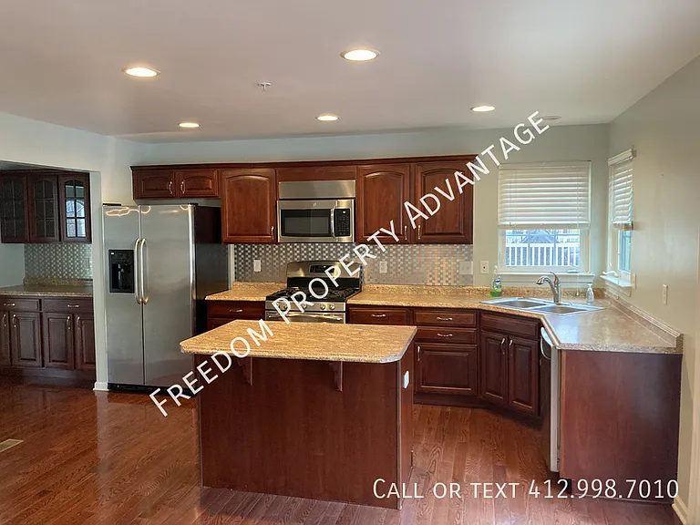 333 Maple Ridge Dr — Photo 2