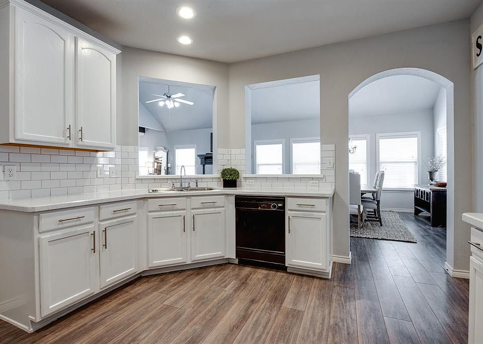 1st image of 1824 Forsythe Dr