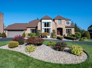 25 Wedgewood Dr, Wethersfield, CT 06109