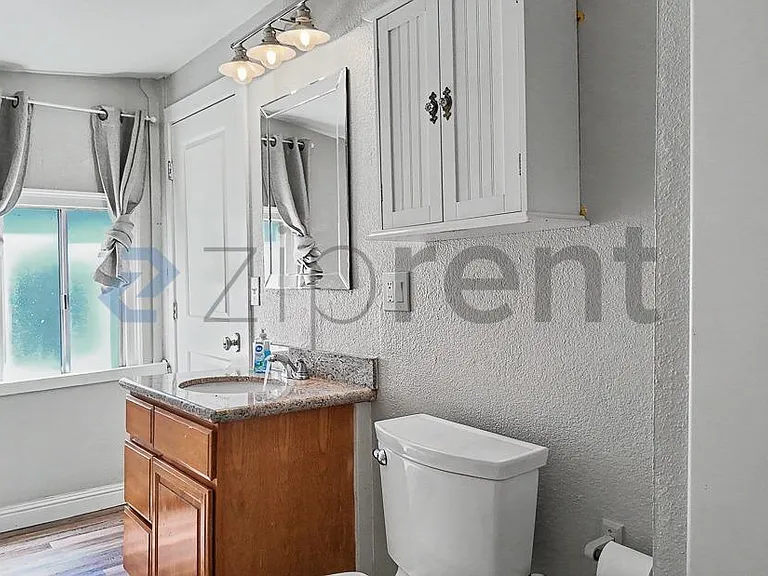 517 13th St #B — Photo 18