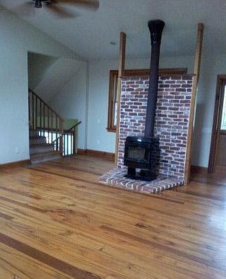 3rd image of 150 Woodfern Ln