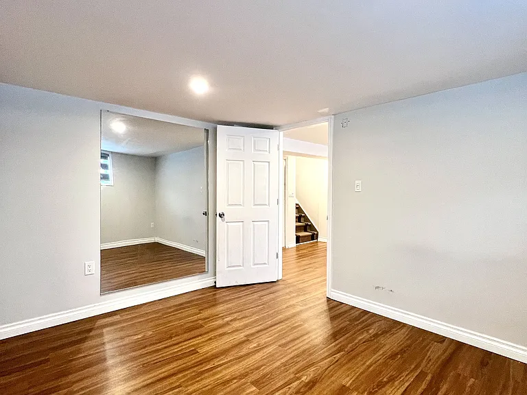5285 Woodhaven Ct #BASEMENT — Photo 5