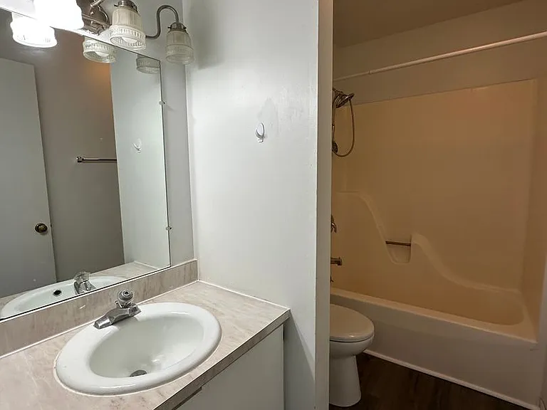 270 Albert Ct — Photo 22