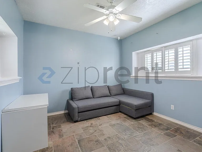 7934 Round Rock Dr — Photo 15