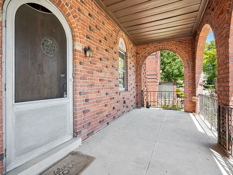3846 Brownsville Rd — Photo 3