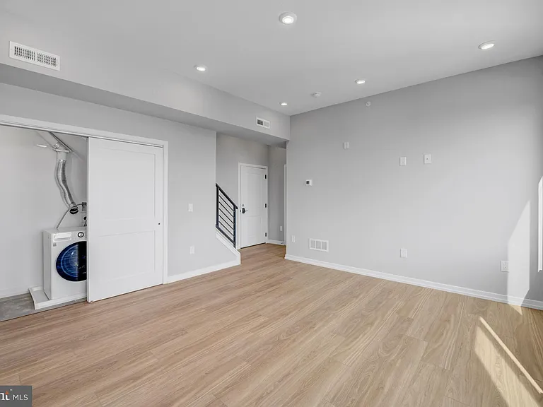 1205 S 15th St #4C — Photo 4