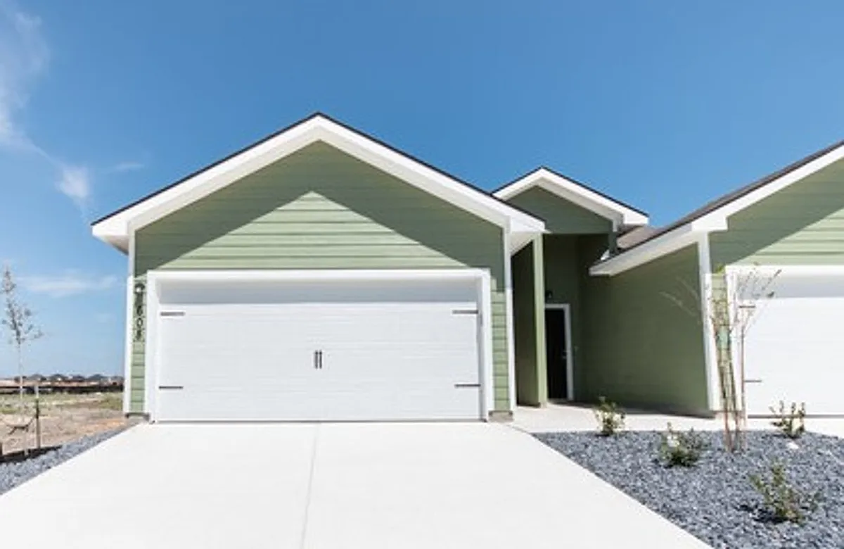 Building Photo - 601 Ashers Pl