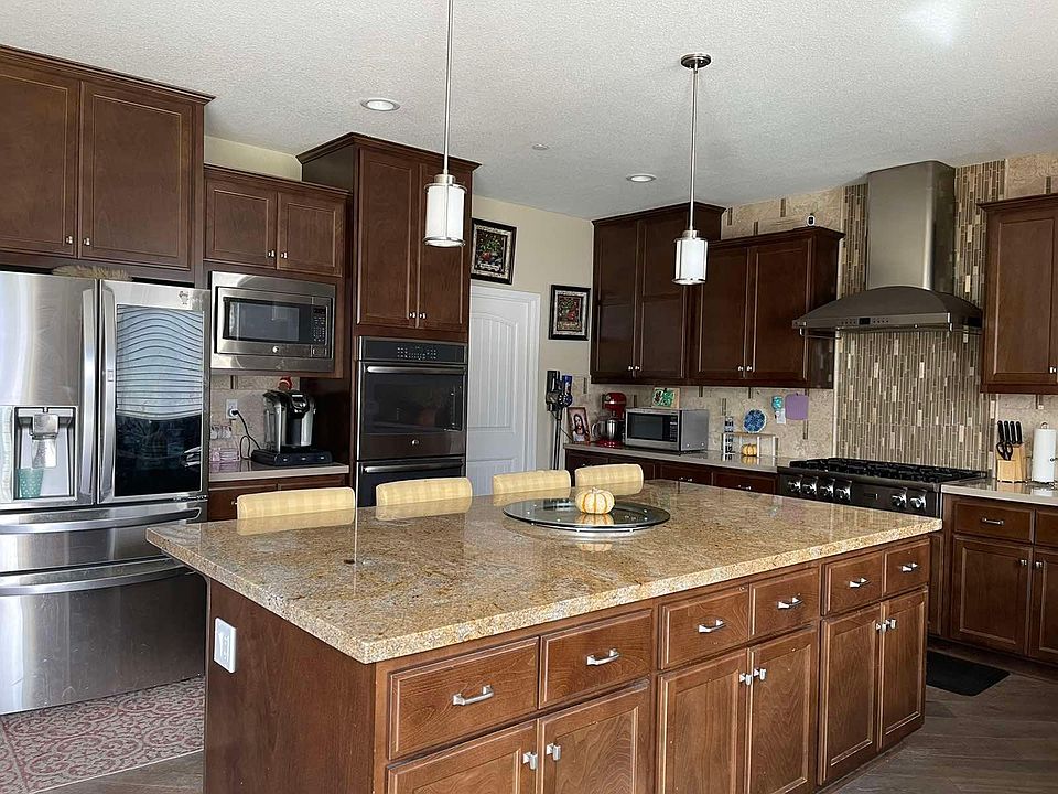 1st image of 476 Glenbrook Dr