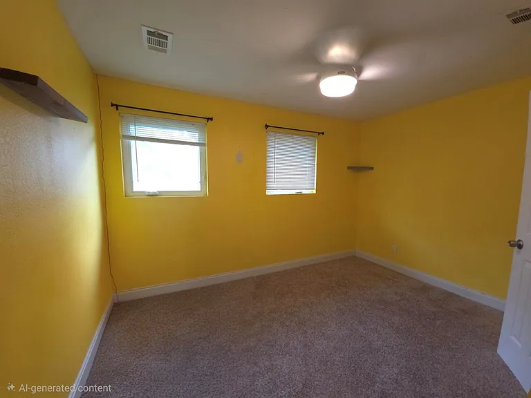 926 Pecan St — Photo 16