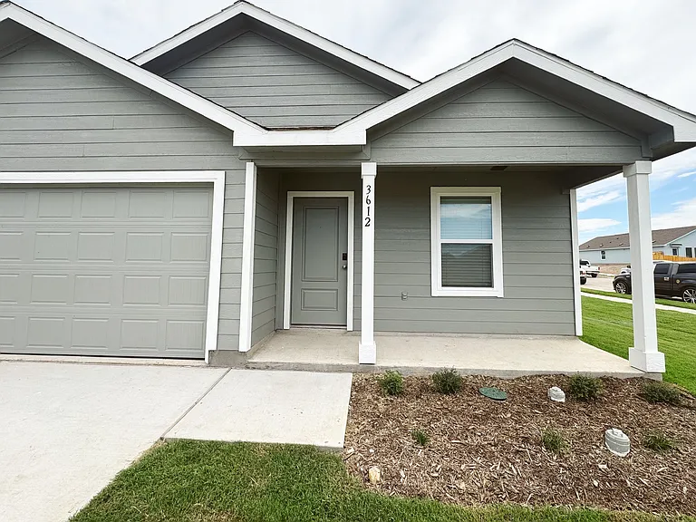 3612 Chambray Dr — Photo 7