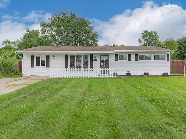4041 Rosehill Dr, Dayton, OH 45431