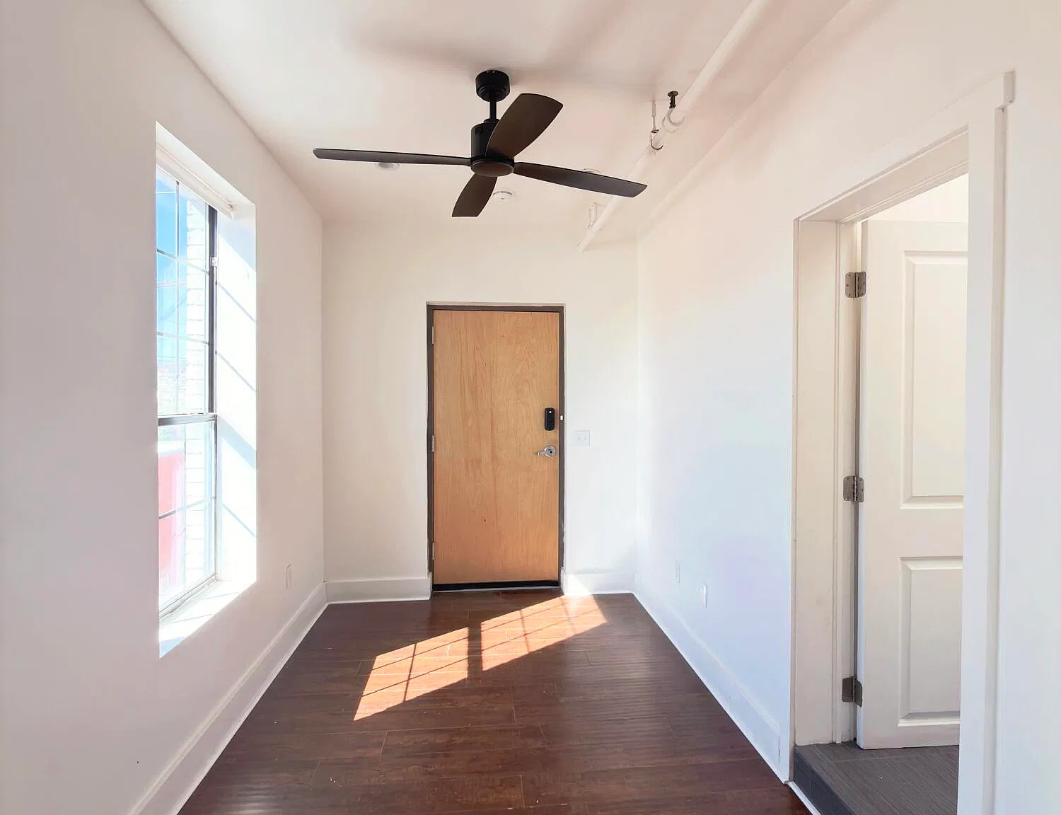 1 bed, 400 sqft, $900 — Photo 4