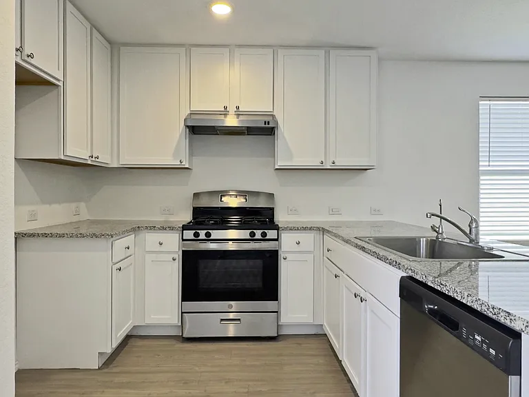 13930 Wool Park — Photo 3