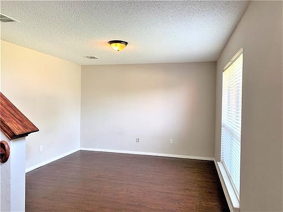 4th image of 5232 Boxwood Ln