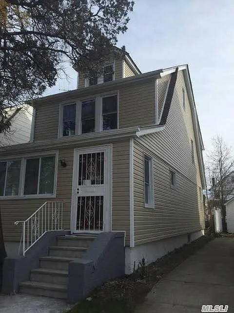 111-18 178th St photo 1