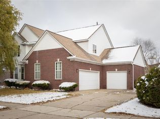 48850 Village Dr, Macomb, MI