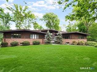 950 Rock Rimmon Rd, Stamford, CT 06903
