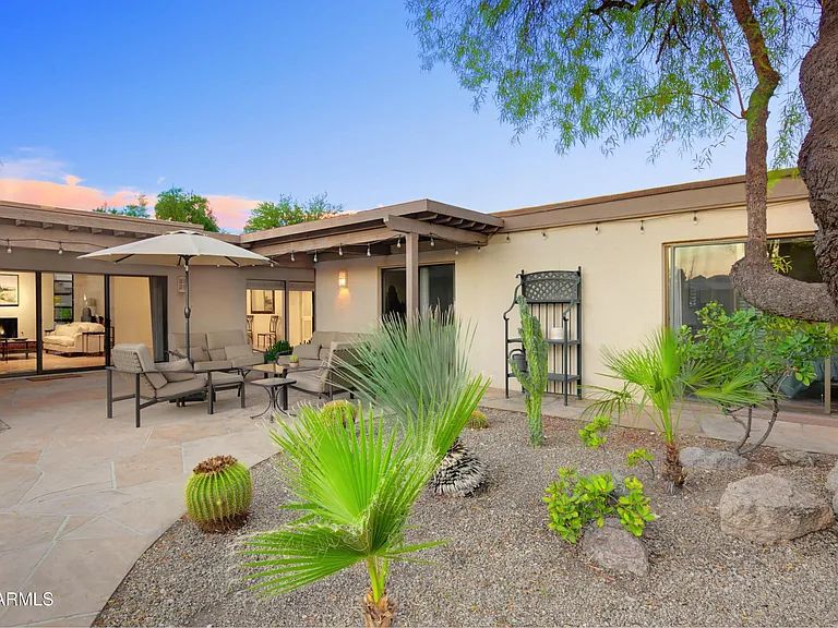 1049 N Boulder Dr — Photo 47