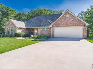109 Castlewood Rd, Enchanted Oaks, TX 75156