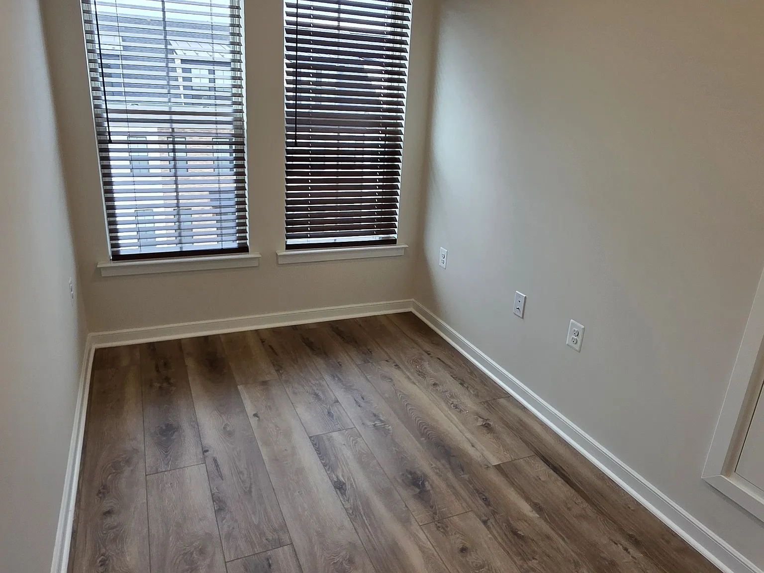 3 bed, 3.5 bath, 1776 sqft, $1,400 — Photo 4