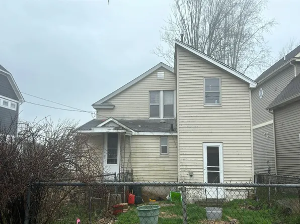 7870 Long Island Ct, Fair Haven, MI 48023