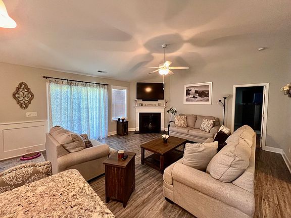 4th image of 300 Long Pond Dr