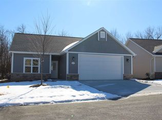1671 Oak Hollow Ln UNIT 5-12, Neenah, WI 54956