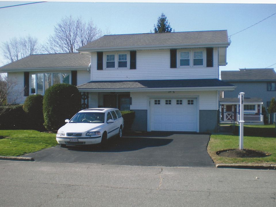 2nd image of 141 Alva St