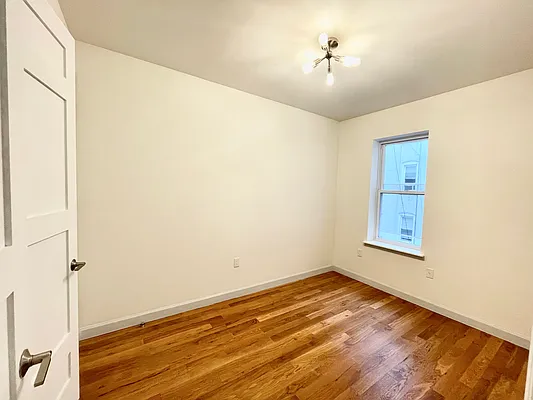 Rented by R New York | media 21