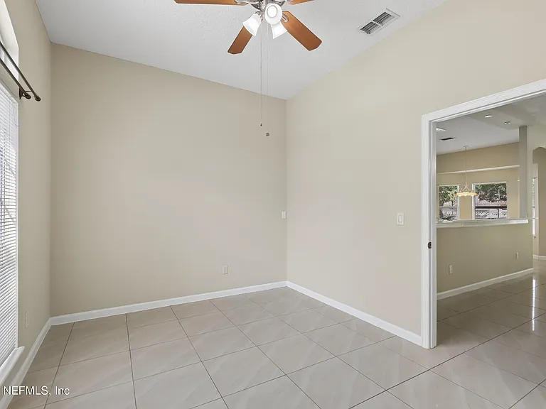 2070 Thornhill Dr — Photo 18