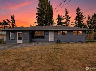 49 SW 8th Ave, Oak Harbor, WA 98277