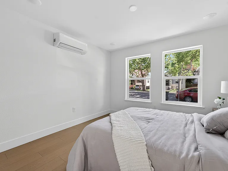 2710 T St #1 — Photo 22