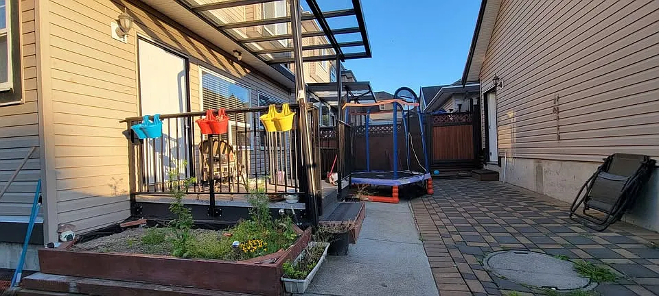 3 bed, 2.5 bath, 2000 sqft, $5,100 — Photo 2